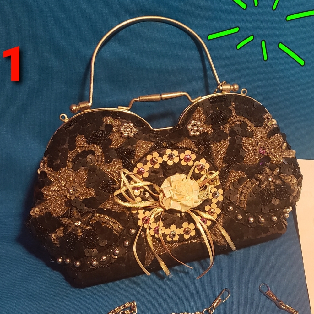 FAR NINE PURSES